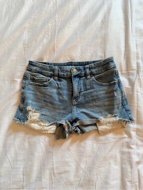 American Eagle Denim Shorts - Light Blue Size 4